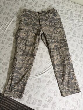 US Air Force Cargo Pants Digital Camo Trousers Men’s Sz 38R Regular Military USA